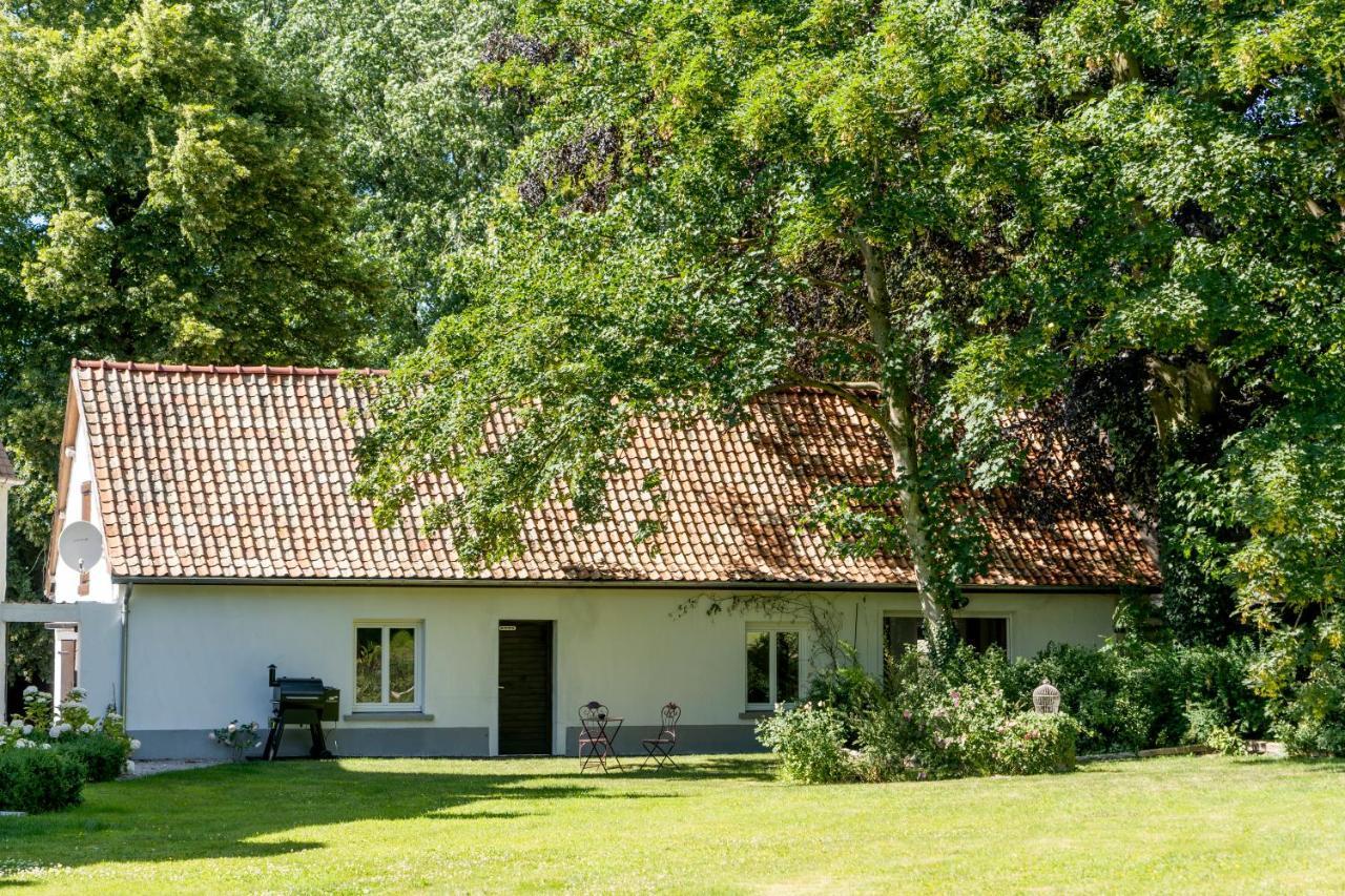 Domaine De La Course Bed and Breakfast Doudeauville Exteriör bild