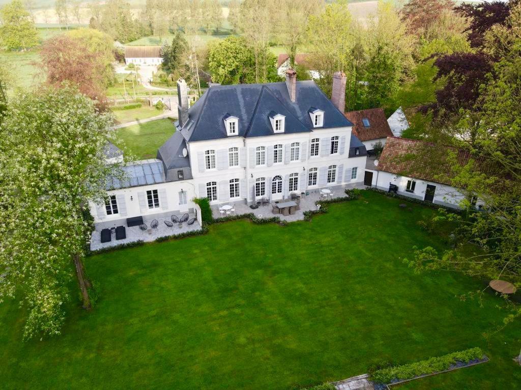 Domaine De La Course Bed and Breakfast Doudeauville Exteriör bild